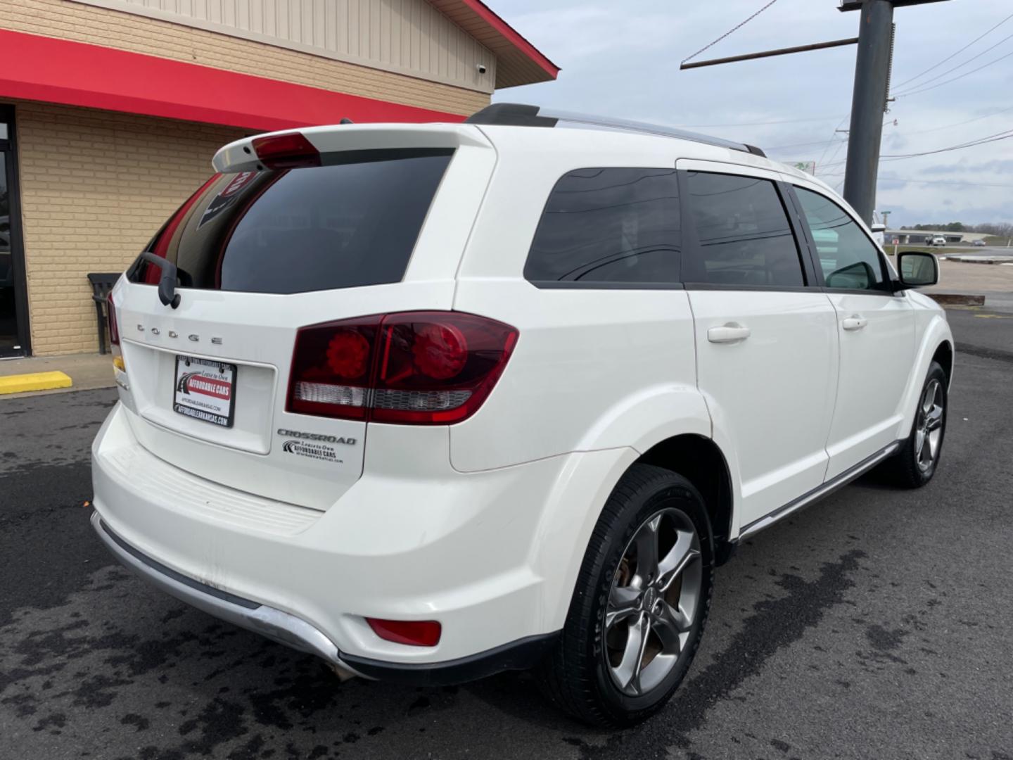 2016 White Dodge Journey (3C4PDCGB8GT) with an 4-Cyl, 2.4 Liter engine, Auto, 6-Spd AutoStick transmission, located at 8008 Warden Rd, Sherwood, AR, 72120, (501) 801-6100, 34.830078, -92.186684 - Photo#7